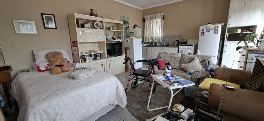 1 Bedroom Property for Sale in Noordheuwel Gauteng