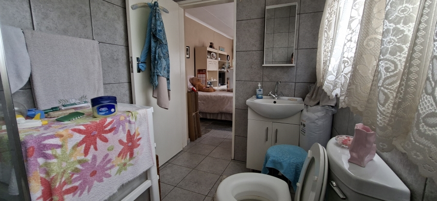 1 Bedroom Property for Sale in Noordheuwel Gauteng