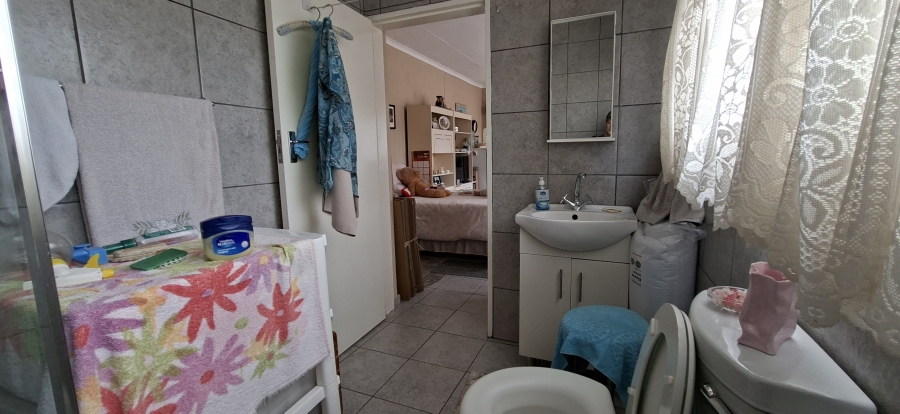 1 Bedroom Property for Sale in Noordheuwel Gauteng