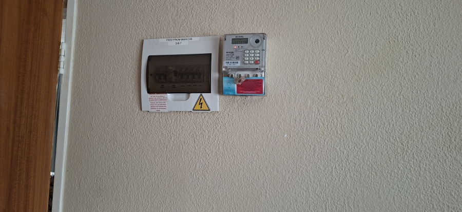 1 Bedroom Property for Sale in Noordheuwel Gauteng