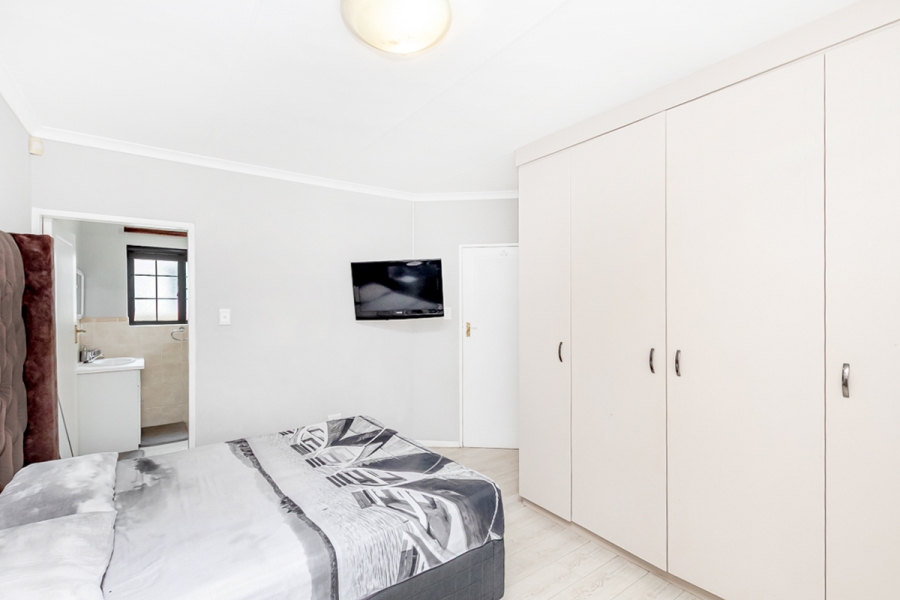 2 Bedroom Property for Sale in Bloubosrand Gauteng