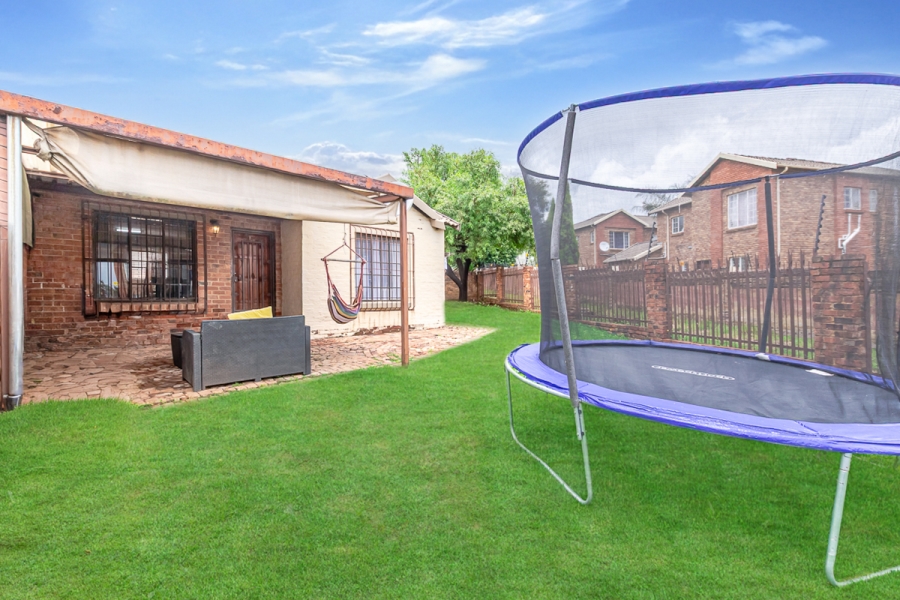 2 Bedroom Property for Sale in Willowbrook Gauteng