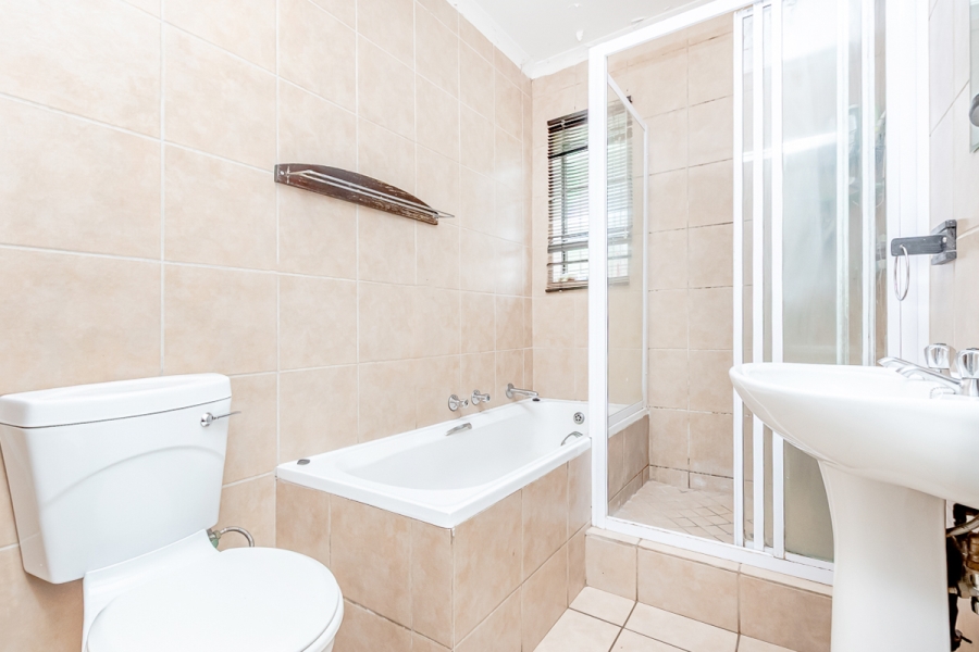 2 Bedroom Property for Sale in Willowbrook Gauteng