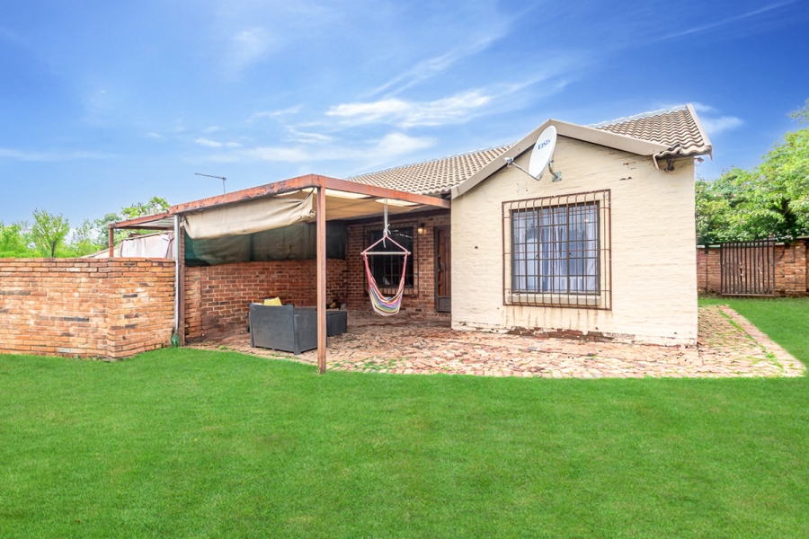 2 Bedroom Property for Sale in Willowbrook Gauteng