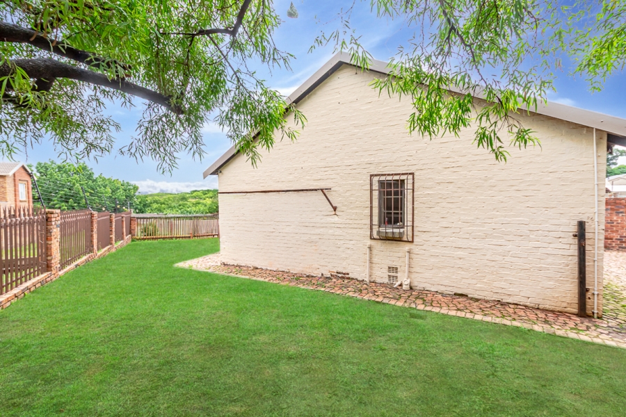 2 Bedroom Property for Sale in Willowbrook Gauteng