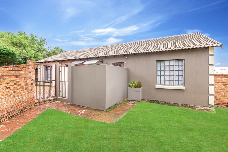 2 Bedroom Property for Sale in Willowbrook Gauteng
