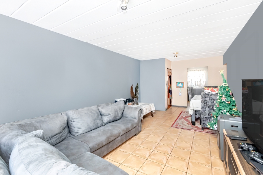 2 Bedroom Property for Sale in Discovery Gauteng