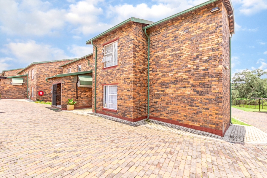 2 Bedroom Property for Sale in Discovery Gauteng