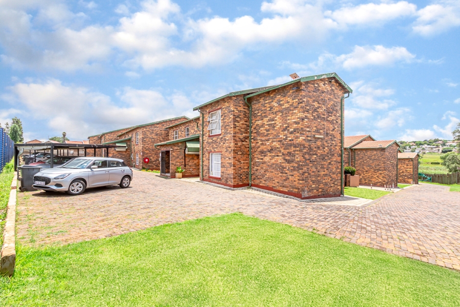 2 Bedroom Property for Sale in Discovery Gauteng