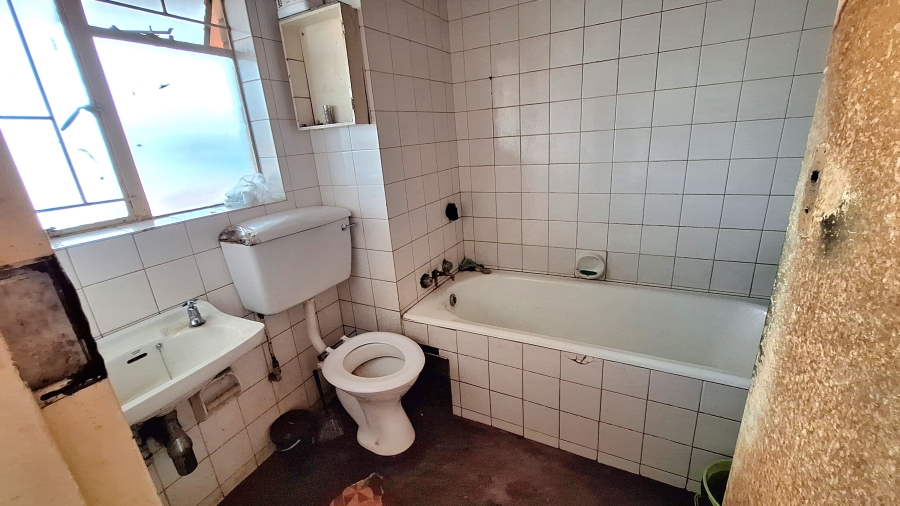 2 Bedroom Property for Sale in Gezina Gauteng