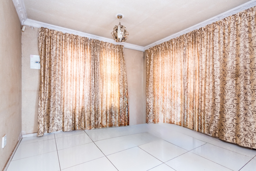 3 Bedroom Property for Sale in Protea Glen Gauteng