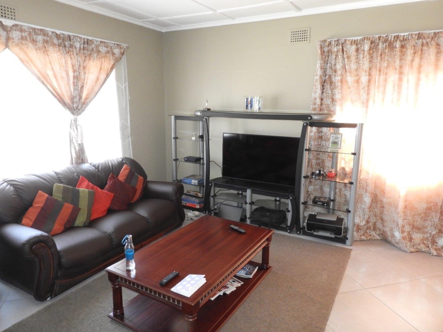 2 Bedroom Property for Sale in Peacehaven Gauteng