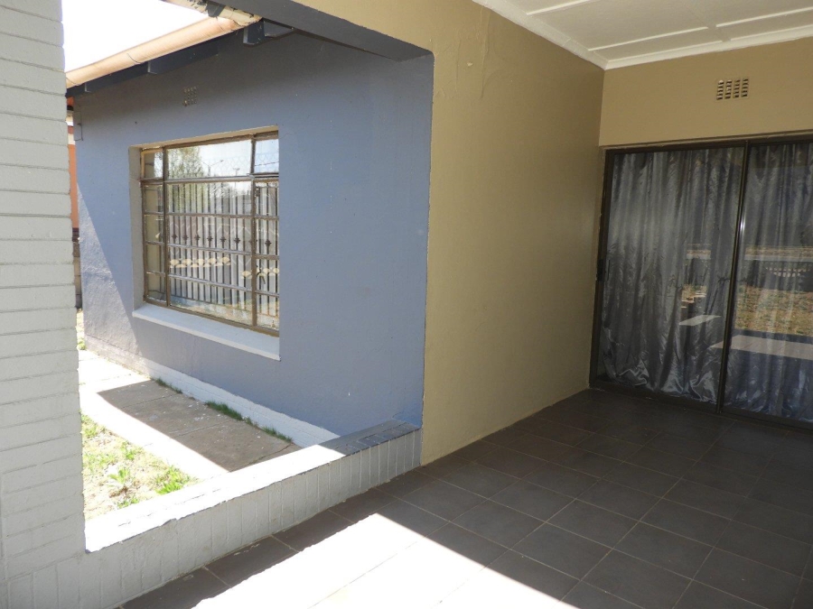 2 Bedroom Property for Sale in Peacehaven Gauteng