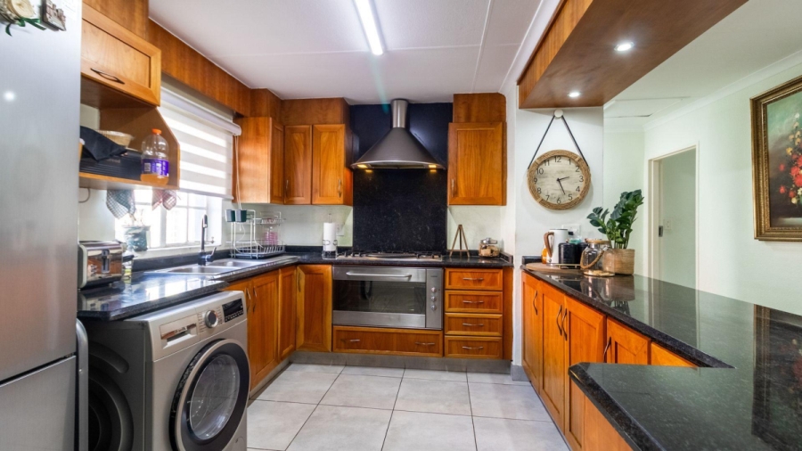 2 Bedroom Property for Sale in Eden Glen Gauteng