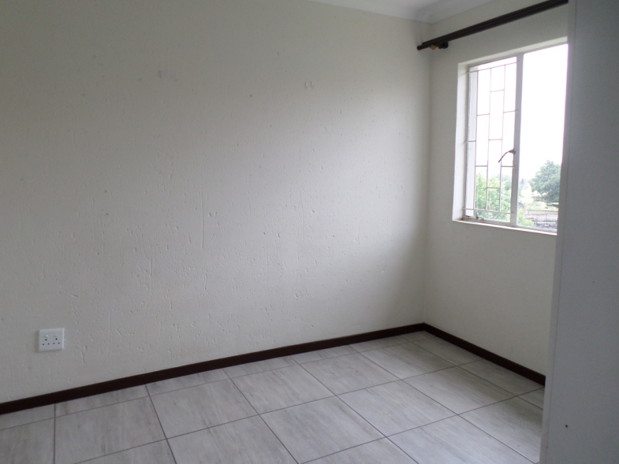 2 Bedroom Property for Sale in Greenstone Hill Gauteng