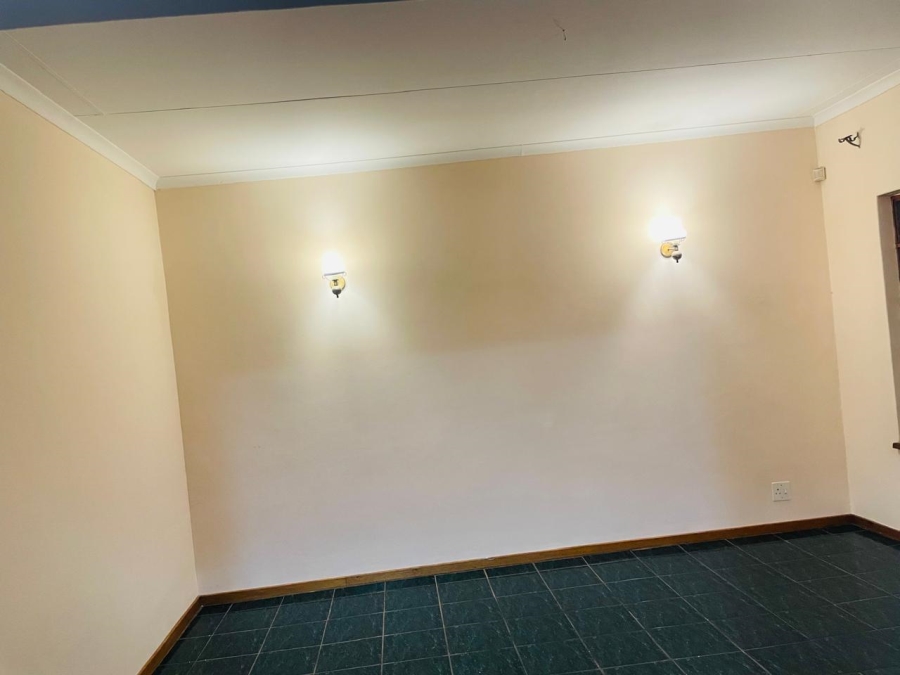 To Let 3 Bedroom Property for Rent in Glen Austin Gauteng