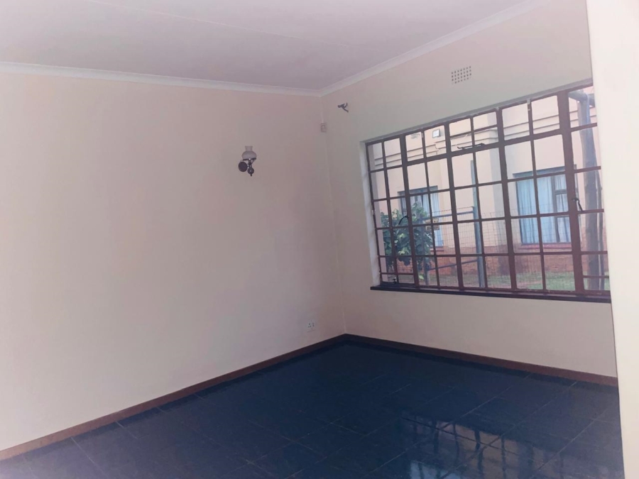 To Let 3 Bedroom Property for Rent in Glen Austin Gauteng
