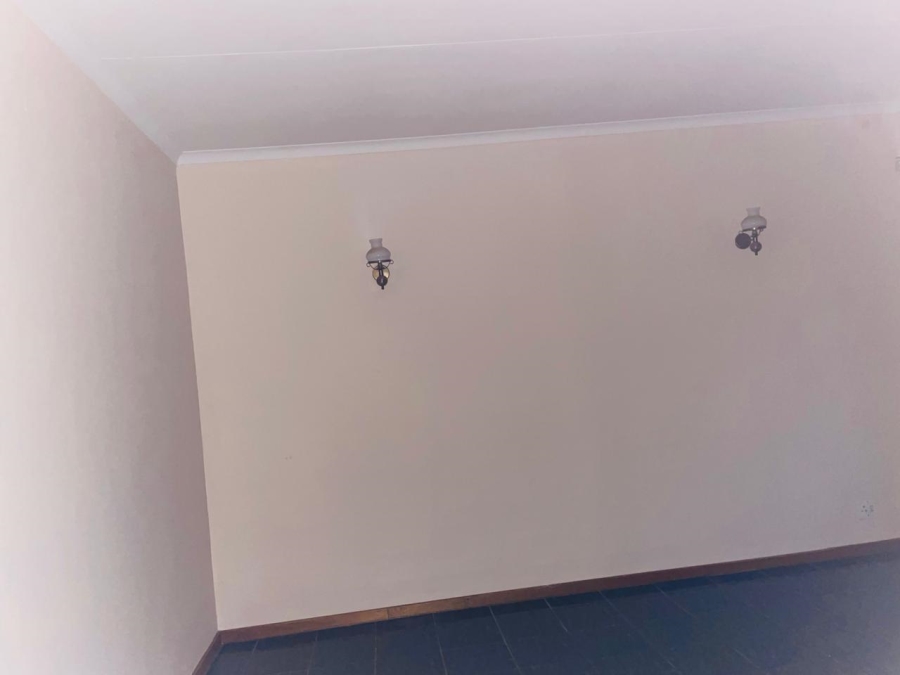 To Let 3 Bedroom Property for Rent in Glen Austin Gauteng