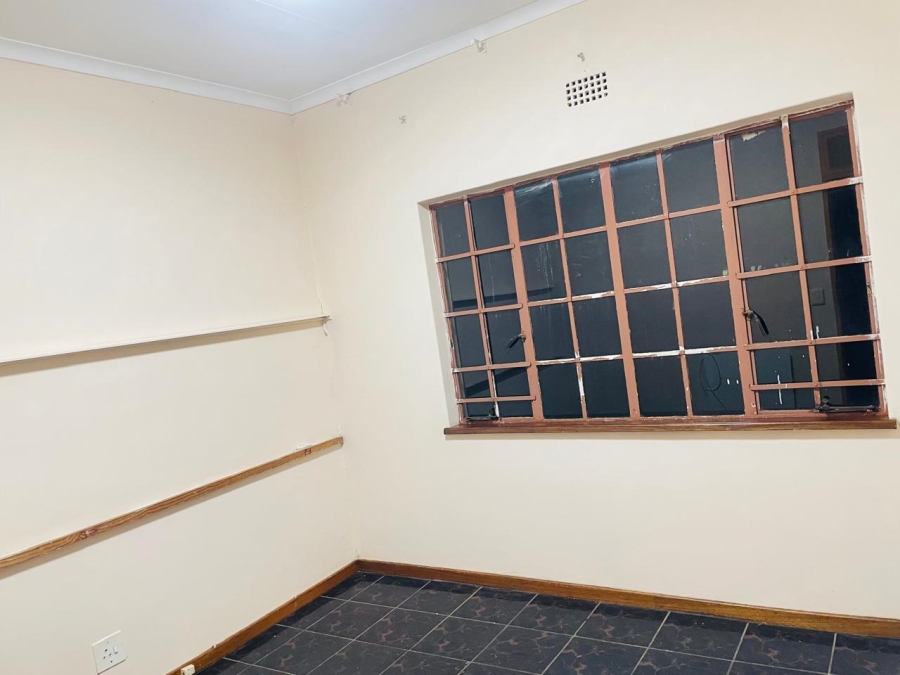 To Let 3 Bedroom Property for Rent in Glen Austin Gauteng