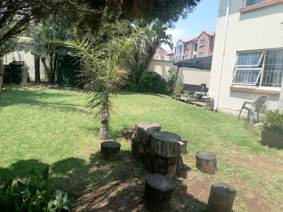 2 Bedroom Property for Sale in Vorna Valley Gauteng