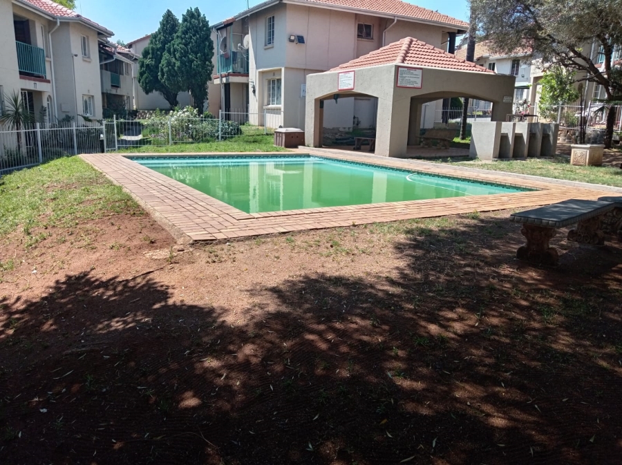 2 Bedroom Property for Sale in Vorna Valley Gauteng