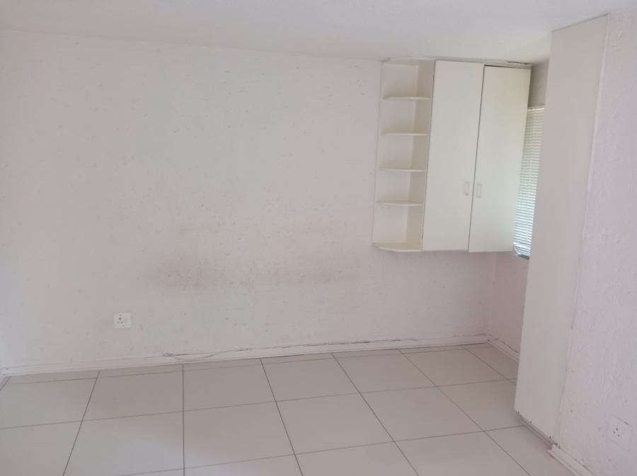 2 Bedroom Property for Sale in Vorna Valley Gauteng