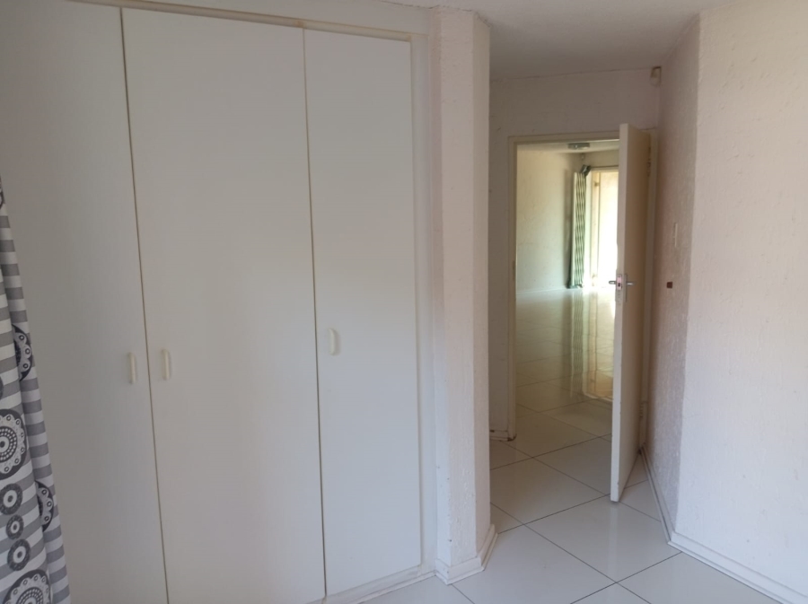 2 Bedroom Property for Sale in Vorna Valley Gauteng
