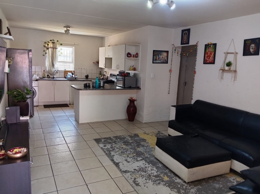 2 Bedroom Property for Sale in Vorna Valley Gauteng