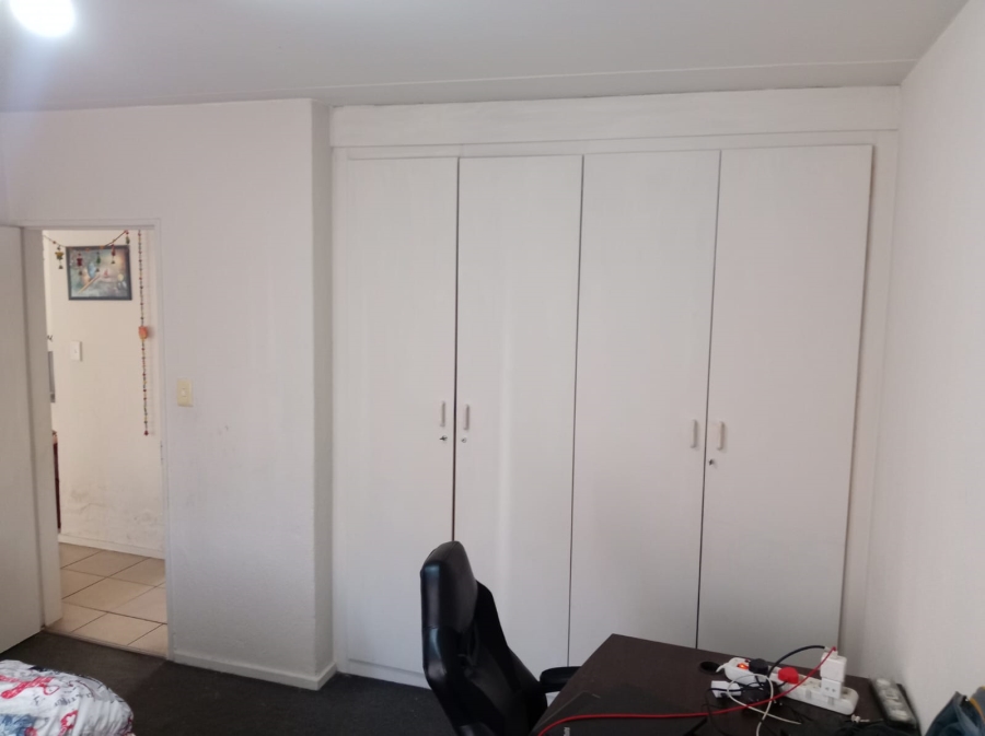 2 Bedroom Property for Sale in Vorna Valley Gauteng