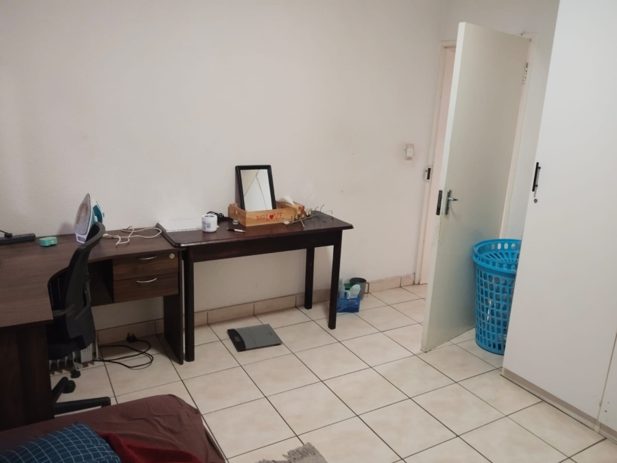 2 Bedroom Property for Sale in Vorna Valley Gauteng