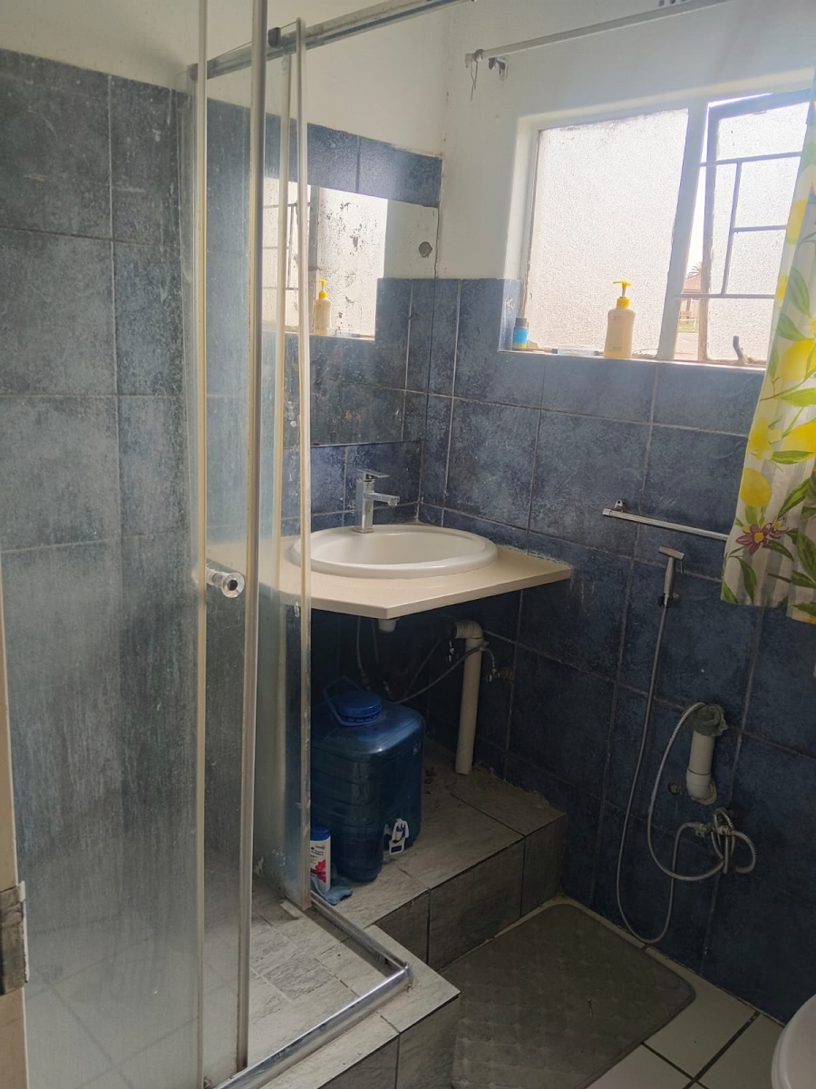 2 Bedroom Property for Sale in Vorna Valley Gauteng