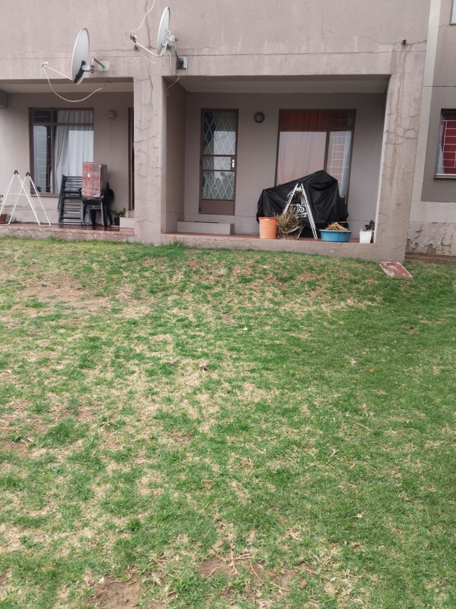 2 Bedroom Property for Sale in Vorna Valley Gauteng