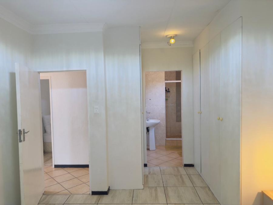 3 Bedroom Property for Sale in Noordwyk Gauteng