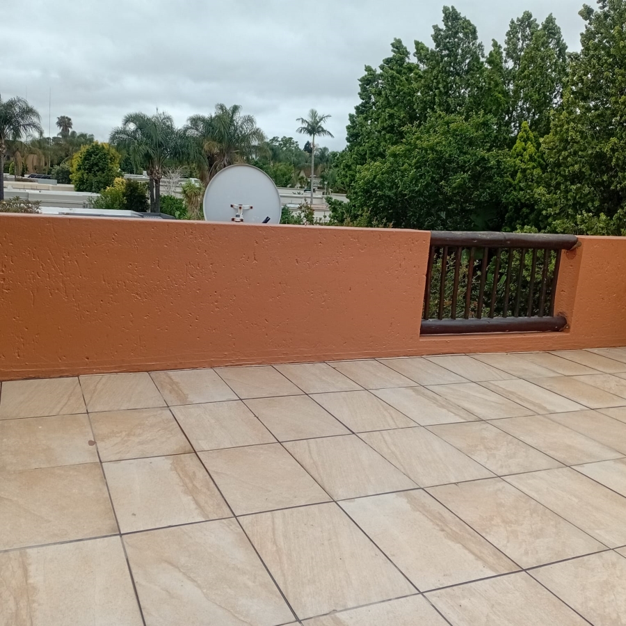 2 Bedroom Property for Sale in Sunninghill Gauteng