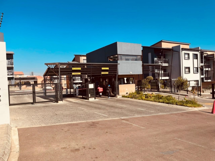 2 Bedroom Property for Sale in Vorna Valley Gauteng