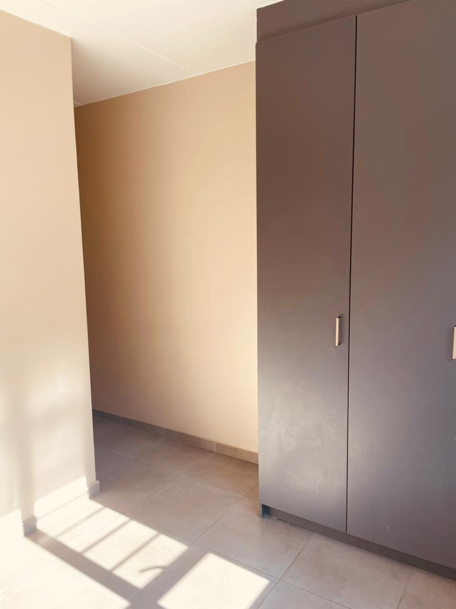 2 Bedroom Property for Sale in Vorna Valley Gauteng