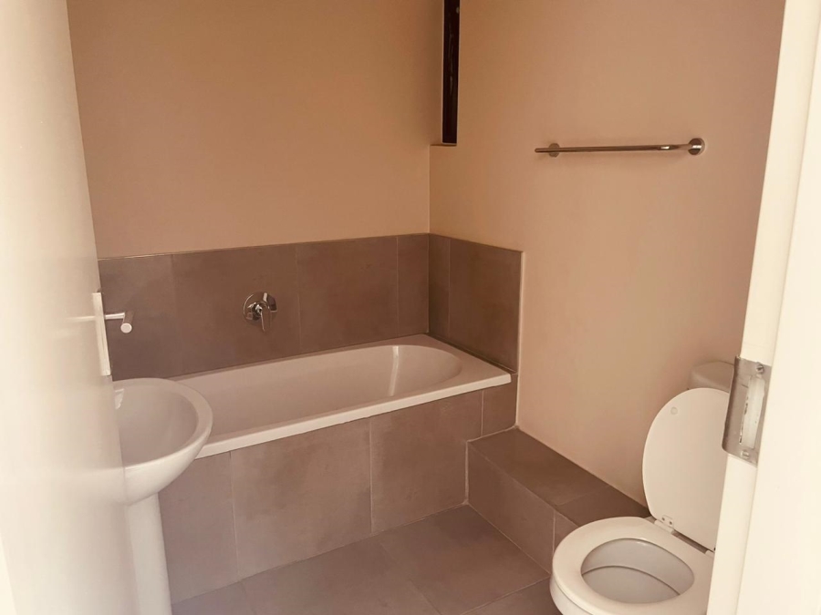 2 Bedroom Property for Sale in Vorna Valley Gauteng