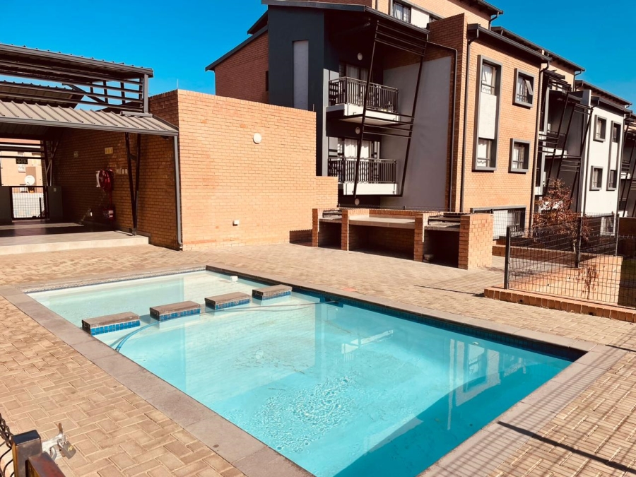 2 Bedroom Property for Sale in Vorna Valley Gauteng