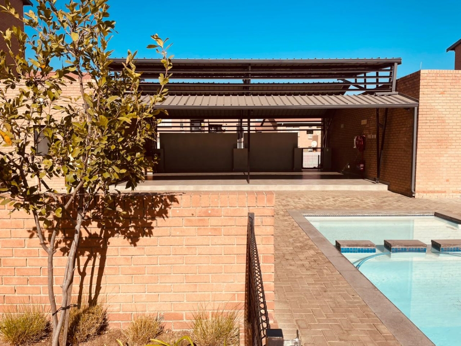 2 Bedroom Property for Sale in Vorna Valley Gauteng