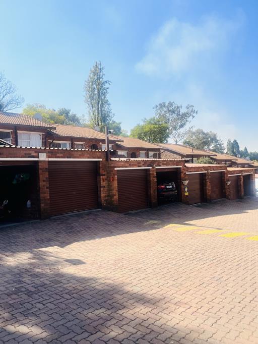 2 Bedroom Property for Sale in Buccleuch Gauteng