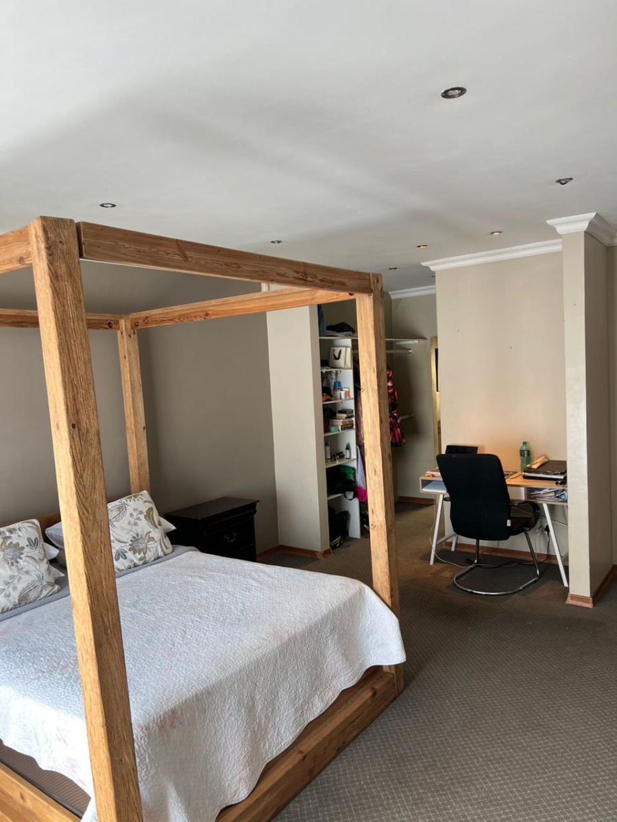 4 Bedroom Property for Sale in Glen Marais Gauteng