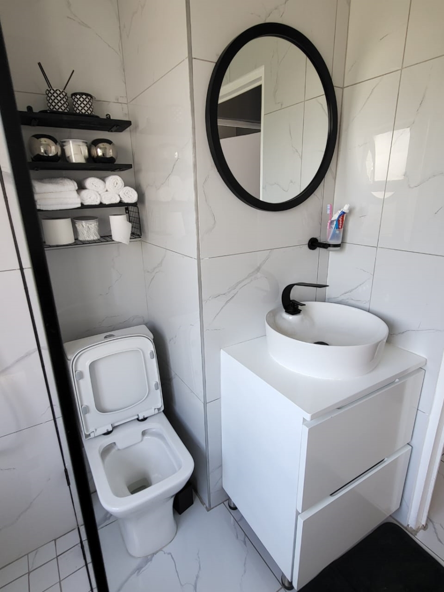 To Let 3 Bedroom Property for Rent in Greenstone Hill Gauteng