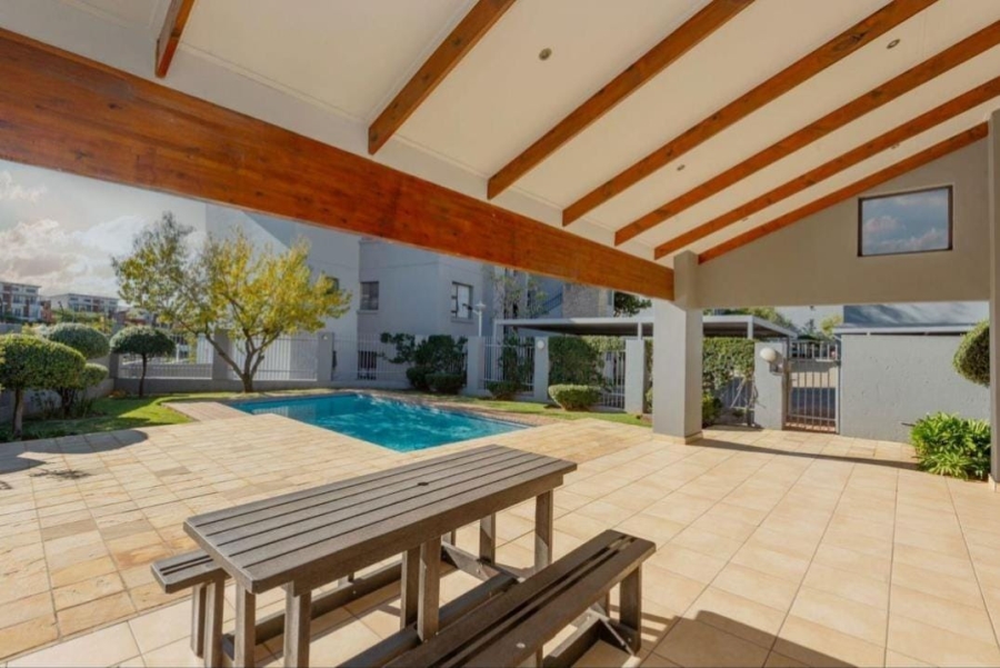 To Let 3 Bedroom Property for Rent in Greenstone Hill Gauteng