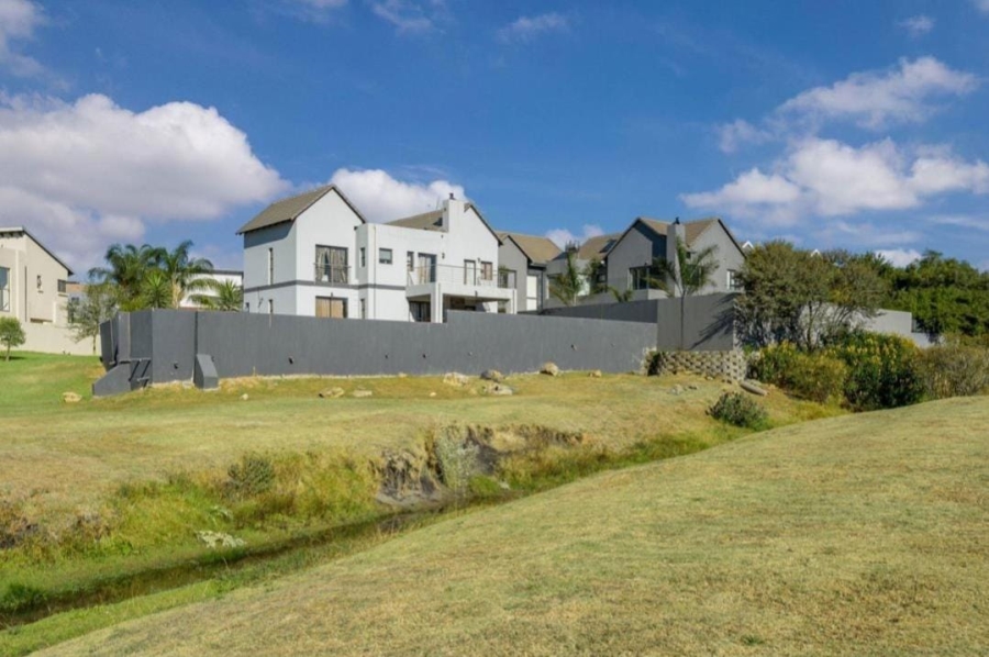 To Let 3 Bedroom Property for Rent in Greenstone Hill Gauteng