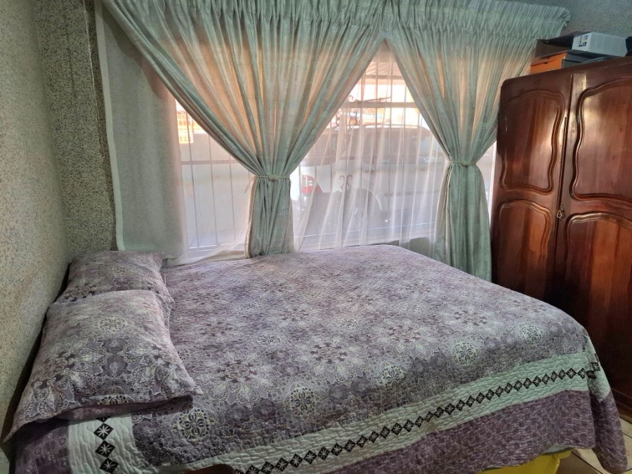 4 Bedroom Property for Sale in Toekomsrus Gauteng