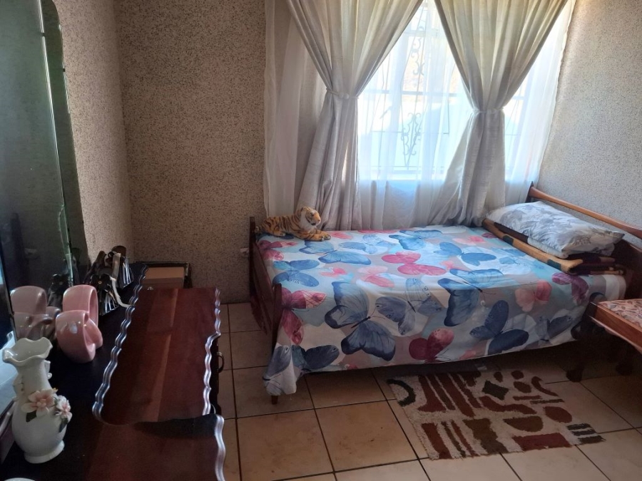 4 Bedroom Property for Sale in Toekomsrus Gauteng