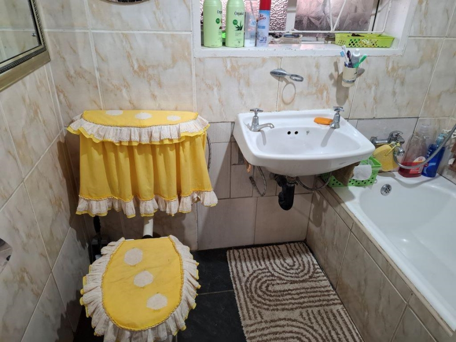 4 Bedroom Property for Sale in Toekomsrus Gauteng