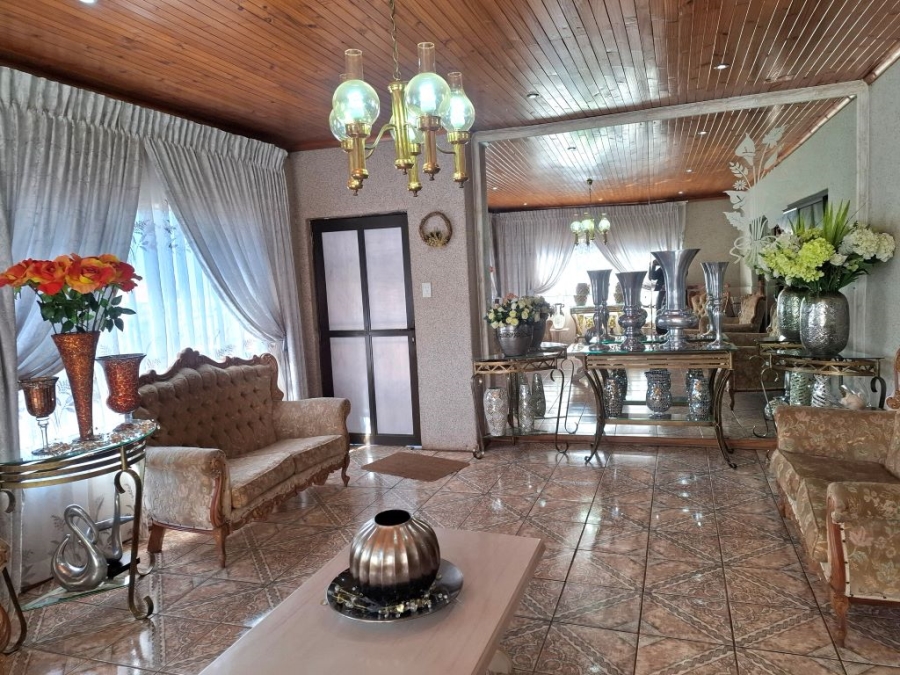 4 Bedroom Property for Sale in Toekomsrus Gauteng