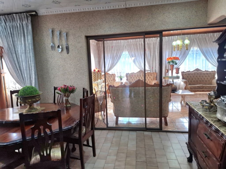 4 Bedroom Property for Sale in Toekomsrus Gauteng