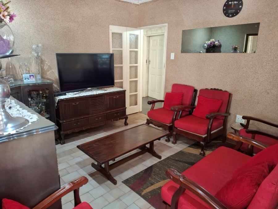 4 Bedroom Property for Sale in Toekomsrus Gauteng